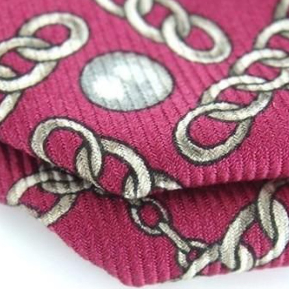CHANEL Silk Tie with Luxury Pattern; Box available - Picture 4 of 6
